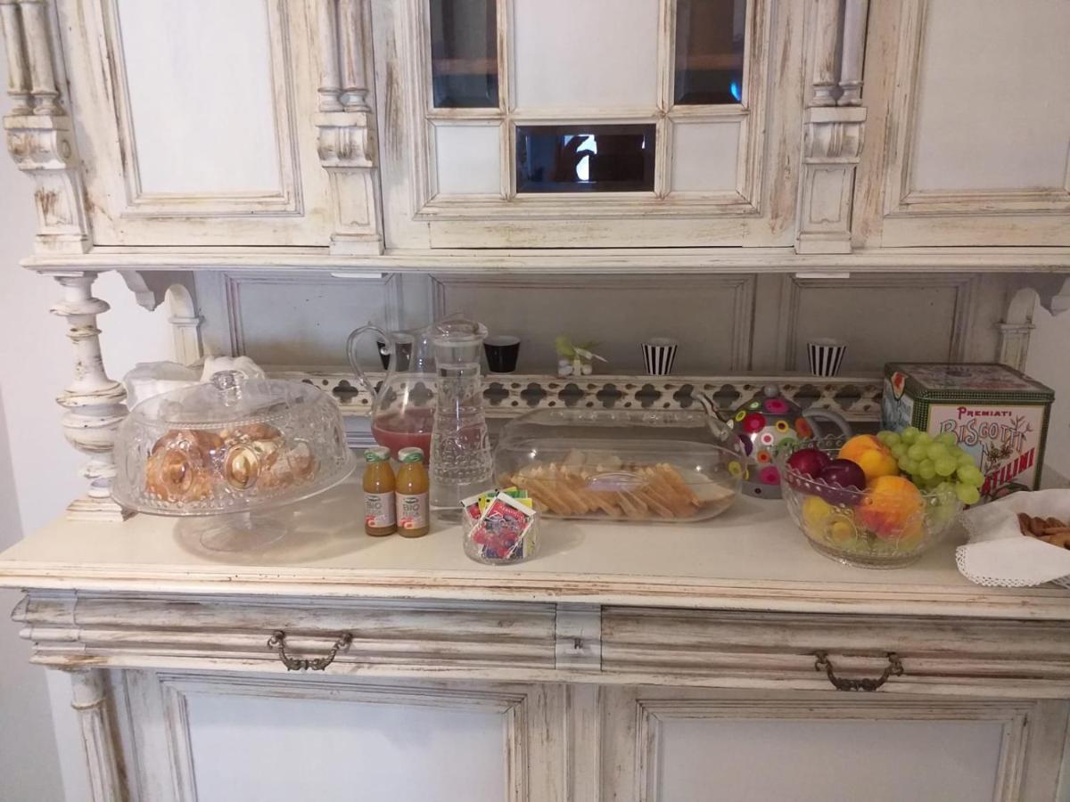 Hera Crotone Buitenkant foto
