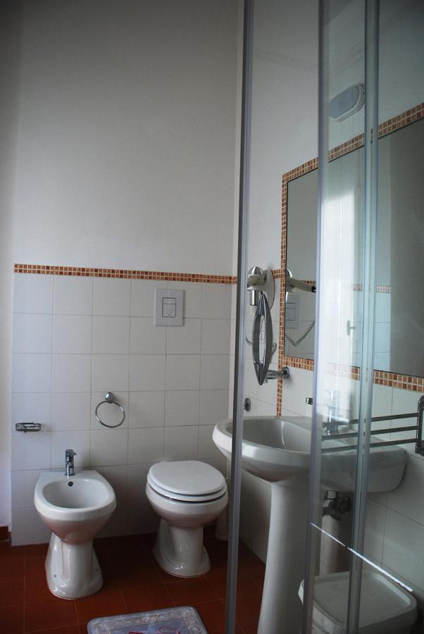 Hera Crotone Buitenkant foto